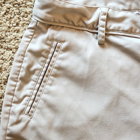 Lady Hagen golf shorts Size 14 Color light khaki - Picture 2 of 13